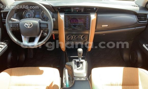 Sayi Imported Toyota Fortuner White Mota in Import - Dubai a Ashanti Sayi Imported Toyota Fortuner White Mota in Import - Dubai a Ashanti