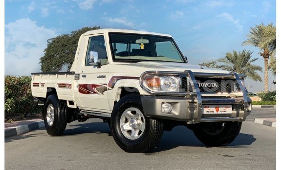 Buy Import Toyota Land Cruiser White Car in Import - Dubai in Ashanti Buy Import Toyota Land Cruiser White Car in Import - Dubai in Ashanti