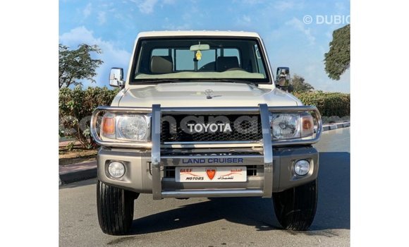 Buy Import Toyota Land Cruiser White Car in Import - Dubai in Ashanti Buy Import Toyota Land Cruiser White Car in Import - Dubai in Ashanti