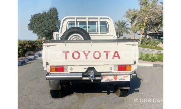 Buy Import Toyota Land Cruiser White Car in Import - Dubai in Ashanti Buy Import Toyota Land Cruiser White Car in Import - Dubai in Ashanti