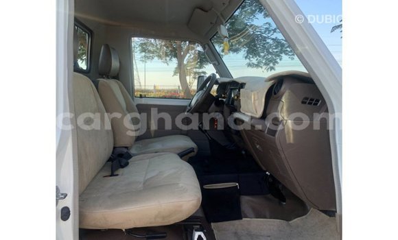 Buy Import Toyota Land Cruiser White Car in Import - Dubai in Ashanti Buy Import Toyota Land Cruiser White Car in Import - Dubai in Ashanti