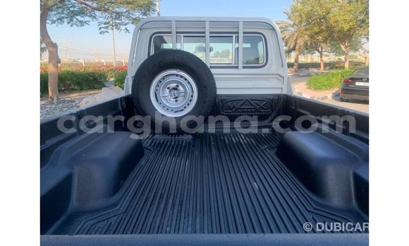 Buy Import Toyota Land Cruiser White Car in Import - Dubai in Ashanti Buy Import Toyota Land Cruiser White Car in Import - Dubai in Ashanti