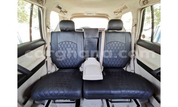 Sayi Imported Toyota Prado White Mota in Import - Dubai a Ashanti Sayi Imported Toyota Prado White Mota in Import - Dubai a Ashanti
