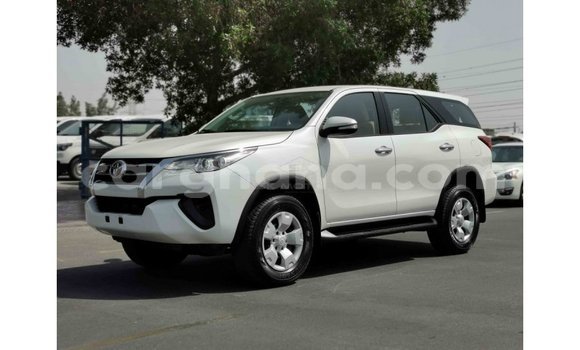 Ra Imported Toyota Fortuner funfun Ọkọ̀ in Import - Dubai ni Ashanti Ra Imported Toyota Fortuner funfun Ọkọ̀ in Import - Dubai ni Ashanti