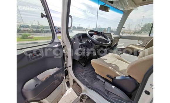 Ra Imported Toyota Coaster funfun Ọkọ̀ in Import - Dubai ni Ashanti Ra Imported Toyota Coaster funfun Ọkọ̀ in Import - Dubai ni Ashanti