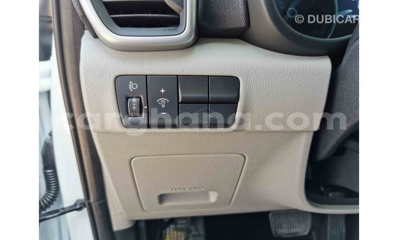 Buy Import Kia Sportage White Car in Import - Dubai in Ashanti Buy Import Kia Sportage White Car in Import - Dubai in Ashanti