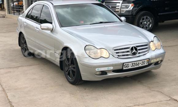 Sayi Na hannu Mercedes‒Benz 200 Azurfa Mota in Accra a Greater Accra Sayi Na hannu Mercedes‒Benz 200 Azurfa Mota in Accra a Greater Accra
