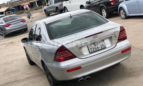 Sayi Na hannu Mercedes‒Benz 200 Azurfa Mota in Accra a Greater Accra Sayi Na hannu Mercedes‒Benz 200 Azurfa Mota in Accra a Greater Accra