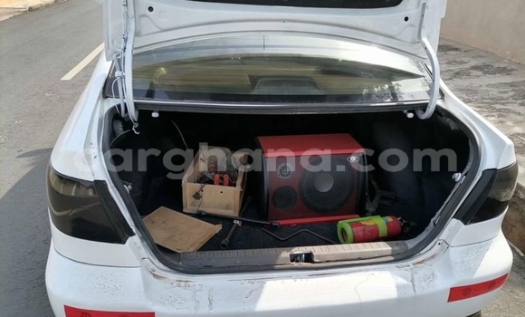 Buy Used Toyota Corolla White Car in Accra in Greater Accra Buy Used Toyota Corolla White Car in Accra in Greater Accra