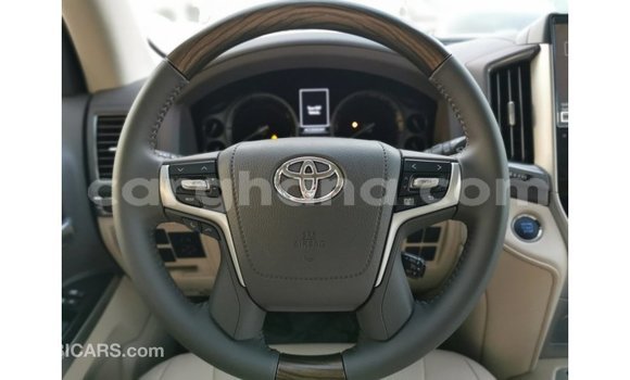 Buy Import Toyota Land Cruiser White Car in Import - Dubai in Ashanti Buy Import Toyota Land Cruiser White Car in Import - Dubai in Ashanti