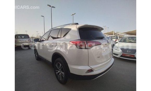 Sayi Imported Toyota 4Runner White Mota in Import - Dubai a Ashanti Sayi Imported Toyota 4Runner White Mota in Import - Dubai a Ashanti