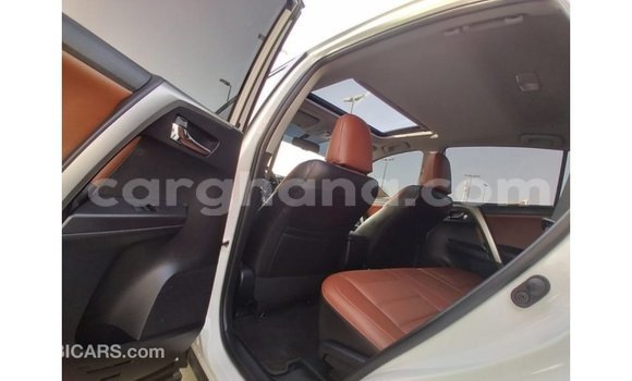 Sayi Imported Toyota 4Runner White Mota in Import - Dubai a Ashanti Sayi Imported Toyota 4Runner White Mota in Import - Dubai a Ashanti