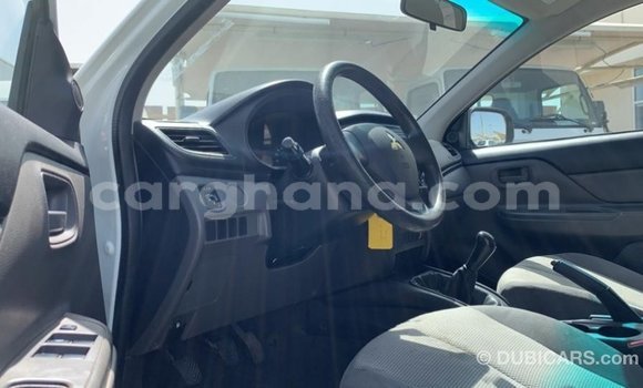 Buy Import Mitsubishi L200 White Car in Import - Dubai in Ashanti Buy Import Mitsubishi L200 White Car in Import - Dubai in Ashanti