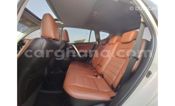 Sayi Imported Toyota 4Runner White Mota in Import - Dubai a Ashanti Sayi Imported Toyota 4Runner White Mota in Import - Dubai a Ashanti