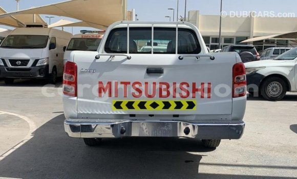 Ra Imported Mitsubishi L200 funfun Ọkọ̀ in Import - Dubai ni Ashanti Ra Imported Mitsubishi L200 funfun Ọkọ̀ in Import - Dubai ni Ashanti