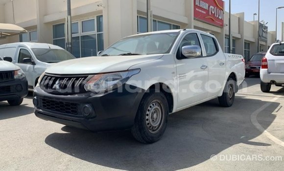 Sayi Imported Mitsubishi L200 White Mota in Import - Dubai a Ashanti Sayi Imported Mitsubishi L200 White Mota in Import - Dubai a Ashanti
