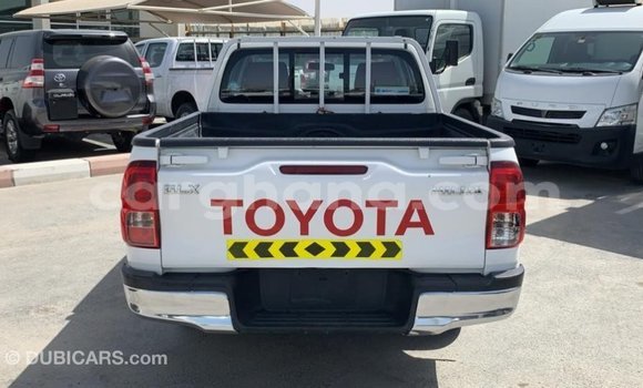 Buy Import Toyota Hilux White Car in Import - Dubai in Ashanti Buy Import Toyota Hilux White Car in Import - Dubai in Ashanti