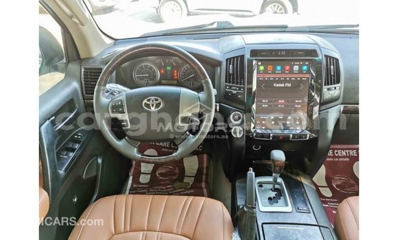 Buy Import Toyota Land Cruiser White Car in Import - Dubai in Ashanti Buy Import Toyota Land Cruiser White Car in Import - Dubai in Ashanti
