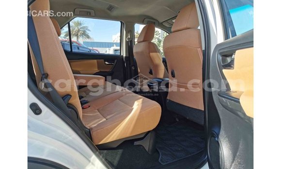 Ra Imported Toyota Fortuner funfun Ọkọ̀ in Import - Dubai ni Ashanti Ra Imported Toyota Fortuner funfun Ọkọ̀ in Import - Dubai ni Ashanti