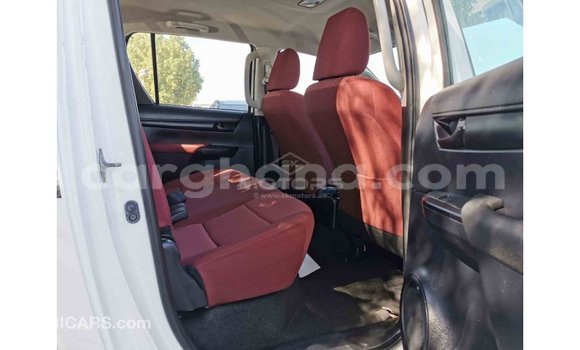 Buy Import Toyota Hilux White Car in Import - Dubai in Ashanti Buy Import Toyota Hilux White Car in Import - Dubai in Ashanti