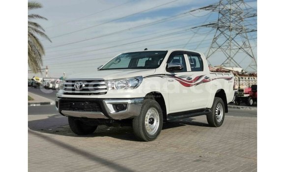Ra Imported Toyota Hilux funfun Ọkọ̀ in Import - Dubai ni Ashanti Ra Imported Toyota Hilux funfun Ọkọ̀ in Import - Dubai ni Ashanti