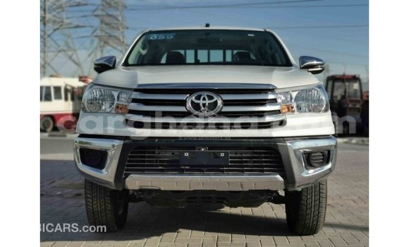 Ra Imported Toyota Hilux funfun Ọkọ̀ in Import - Dubai ni Ashanti Ra Imported Toyota Hilux funfun Ọkọ̀ in Import - Dubai ni Ashanti