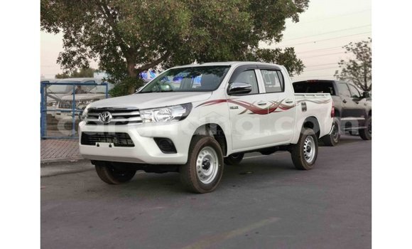 Sayi Imported Toyota Hilux White Mota in Import - Dubai a Ashanti Sayi Imported Toyota Hilux White Mota in Import - Dubai a Ashanti
