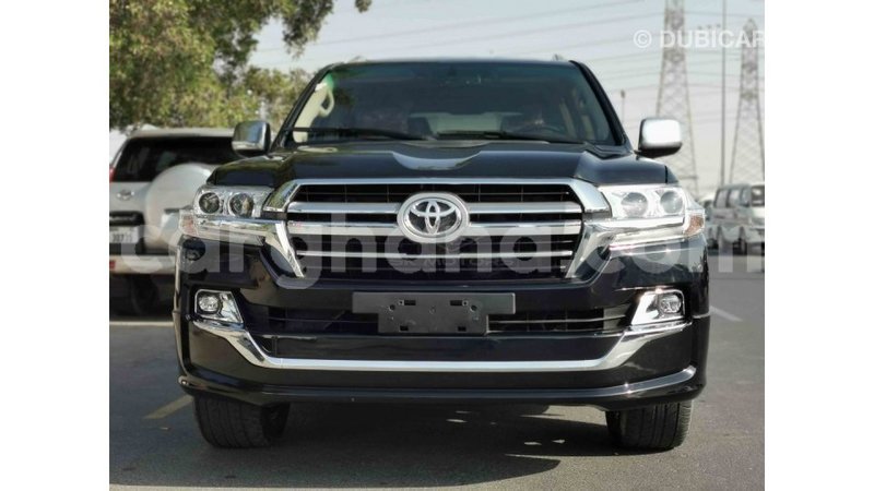 Big with watermark toyota land cruiser ashanti import dubai 19899