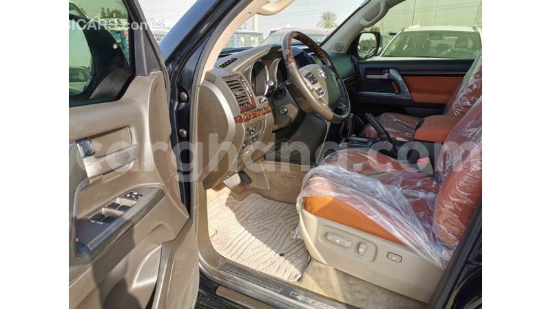 Big with watermark toyota land cruiser ashanti import dubai 19899