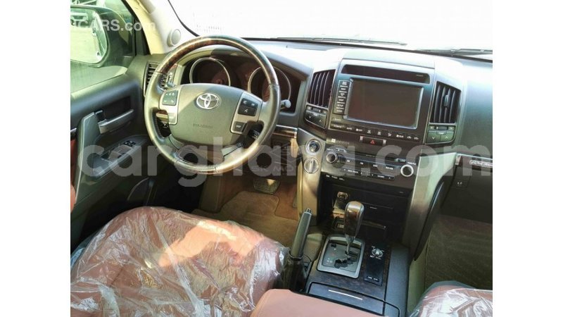 Big with watermark toyota land cruiser ashanti import dubai 19899