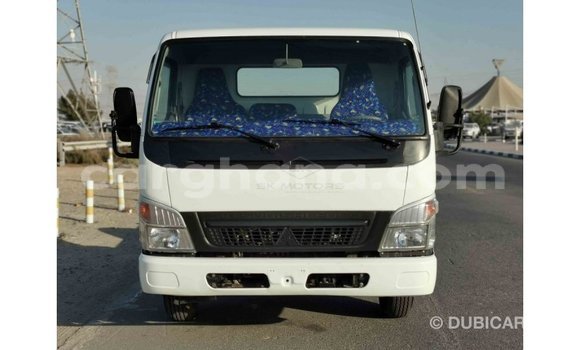 Ra Imported Mitsubishi Fuso funfun Ọkọ̀ akẹ́rù ńlá in Import - Dubai ni Ashanti Ra Imported Mitsubishi Fuso funfun Ọkọ̀ akẹ́rù ńlá in Import - Dubai ni Ashanti