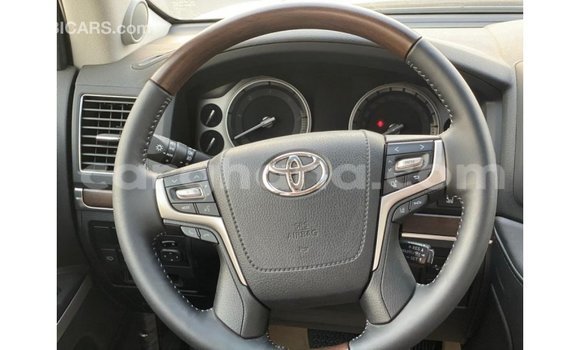 Ra Imported Toyota Land Cruiser funfun Ọkọ̀ in Import - Dubai ni Ashanti Ra Imported Toyota Land Cruiser funfun Ọkọ̀ in Import - Dubai ni Ashanti