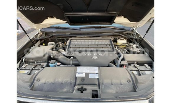 Ra Imported Toyota Land Cruiser funfun Ọkọ̀ in Import - Dubai ni Ashanti Ra Imported Toyota Land Cruiser funfun Ọkọ̀ in Import - Dubai ni Ashanti