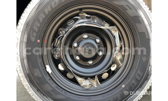 Sayi Imported Toyota Hilux White Mota in Import - Dubai a Ashanti Sayi Imported Toyota Hilux White Mota in Import - Dubai a Ashanti