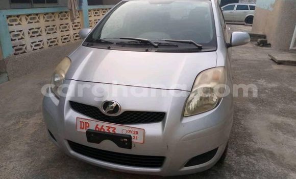 Sayi Na hannu Toyota Vitz Azurfa Mota in Accra a Greater Accra