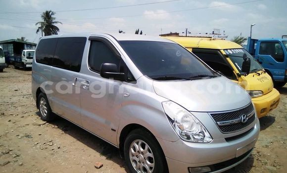 Ra Àlòkù Hyundai Starex Silver Ọkọ̀ in Accra ni Greater Accra Ra Àlòkù Hyundai Starex Silver Ọkọ̀ in Accra ni Greater Accra