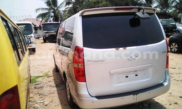 Ra Àlòkù Hyundai Starex Silver Ọkọ̀ in Accra ni Greater Accra Ra Àlòkù Hyundai Starex Silver Ọkọ̀ in Accra ni Greater Accra