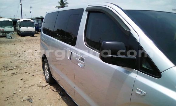 Ra Àlòkù Hyundai Starex Silver Ọkọ̀ in Accra ni Greater Accra Ra Àlòkù Hyundai Starex Silver Ọkọ̀ in Accra ni Greater Accra