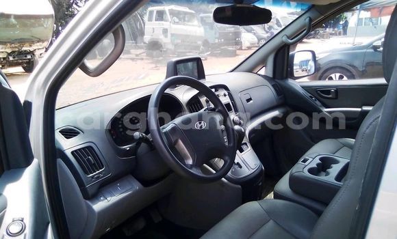 Ra Àlòkù Hyundai Starex Silver Ọkọ̀ in Accra ni Greater Accra Ra Àlòkù Hyundai Starex Silver Ọkọ̀ in Accra ni Greater Accra
