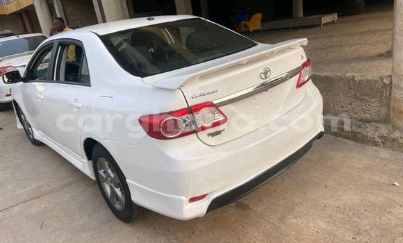 Ra Àlòkù Toyota Corolla funfun Ọkọ̀ in Accra ni Greater Accra Ra Àlòkù Toyota Corolla funfun Ọkọ̀ in Accra ni Greater Accra