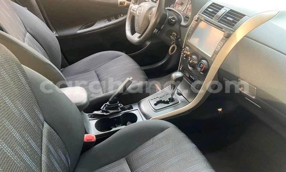 Ra Àlòkù Toyota Corolla funfun Ọkọ̀ in Accra ni Greater Accra Ra Àlòkù Toyota Corolla funfun Ọkọ̀ in Accra ni Greater Accra