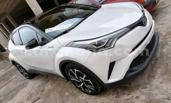 Ra Àlòkù Toyota C-HR funfun Ọkọ̀ in Accra ni Greater Accra Ra Àlòkù Toyota C-HR funfun Ọkọ̀ in Accra ni Greater Accra