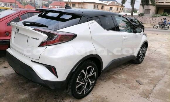 Ra Àlòkù Toyota C-HR funfun Ọkọ̀ in Accra ni Greater Accra Ra Àlòkù Toyota C-HR funfun Ọkọ̀ in Accra ni Greater Accra