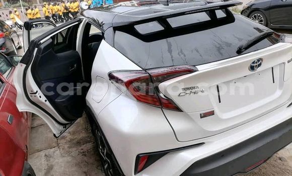 Ra Àlòkù Toyota C-HR funfun Ọkọ̀ in Accra ni Greater Accra Ra Àlòkù Toyota C-HR funfun Ọkọ̀ in Accra ni Greater Accra