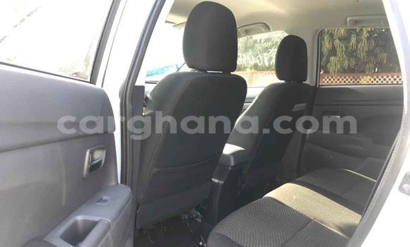 Buy Used Mitsubishi Outlander White Car in Accra in Greater Accra Buy Used Mitsubishi Outlander White Car in Accra in Greater Accra
