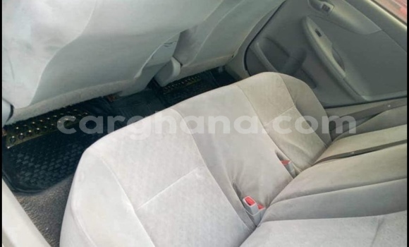 Ra Àlòkù Toyota Corolla funfun Ọkọ̀ in Accra ni Greater Accra Ra Àlòkù Toyota Corolla funfun Ọkọ̀ in Accra ni Greater Accra
