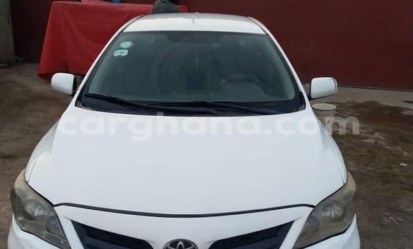 Ra Àlòkù Toyota Corolla funfun Ọkọ̀ in Accra ni Greater Accra