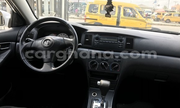 Ra Àlòkù Toyota Corolla funfun Ọkọ̀ in Sekondi ni Oorun Ra Àlòkù Toyota Corolla funfun Ọkọ̀ in Sekondi ni Oorun