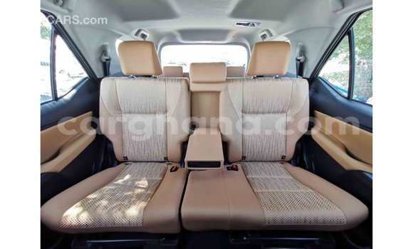 Sayi Imported Toyota Fortuner White Mota in Import - Dubai a Ashanti Sayi Imported Toyota Fortuner White Mota in Import - Dubai a Ashanti