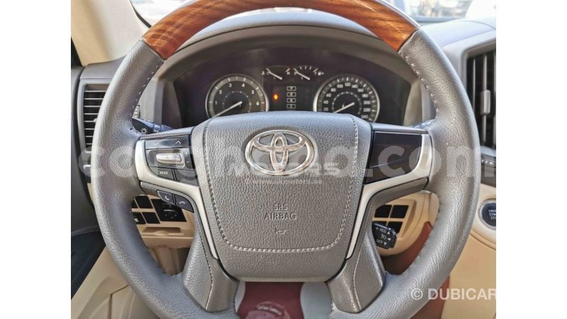 Big with watermark toyota land cruiser ashanti import dubai 20055